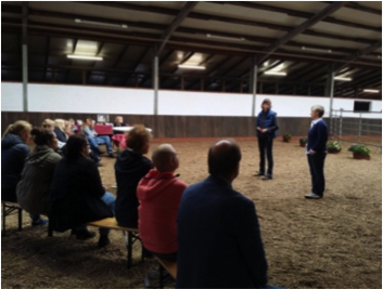 Trainer und Besucher Trainer und Besucher